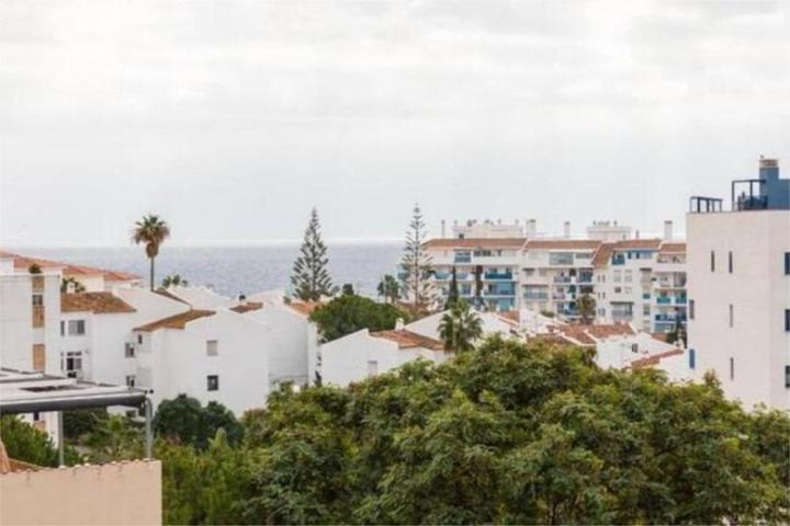 Apartamento en venta en Estepona, Estepona photo 0