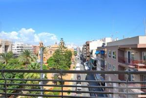 Apartamento en venta en Torrevieja, Centro photo 0