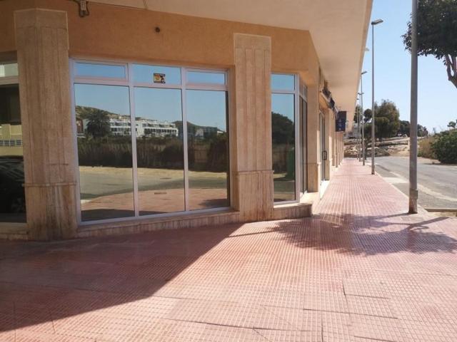 Local comercial en venta en Guardamar del Segura, Baix Segura photo 0