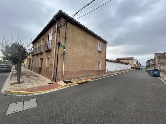 Chalet en venta en Ribaforada, Calle Mayor, 31550 photo 0