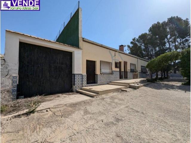 Casa con terreno en venta en Petrer, Las Pedreras photo 0