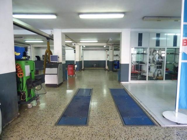 Local comercial en venta en Alicante, Altozano photo 0