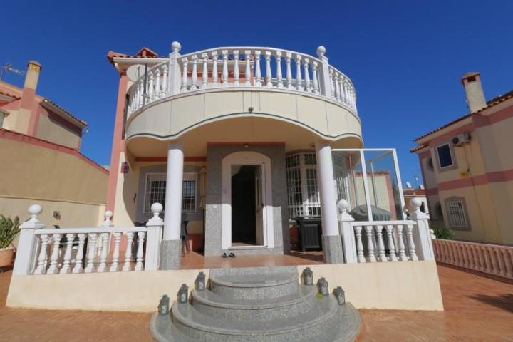 Chalet en venta en Orihuela Costa, Los Altos photo 0