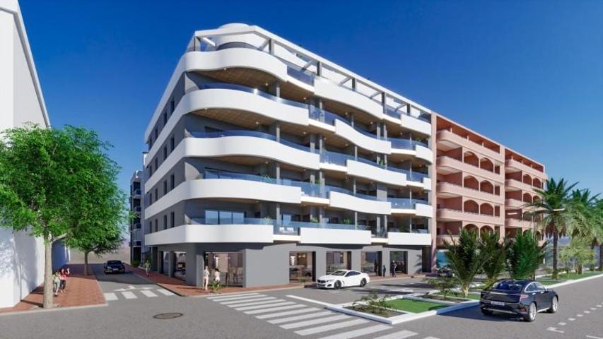 Apartamento en venta en Torrevieja, Habaneras photo 0