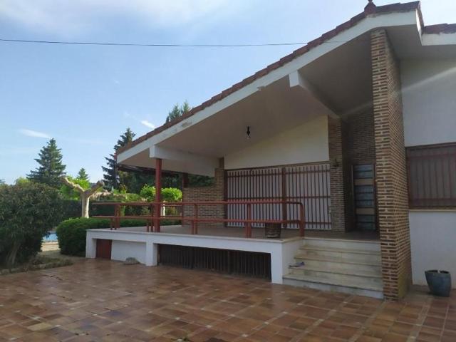 Chalet en venta en Villamuriel de Cerrato, Villamuriel de cerrato photo 0