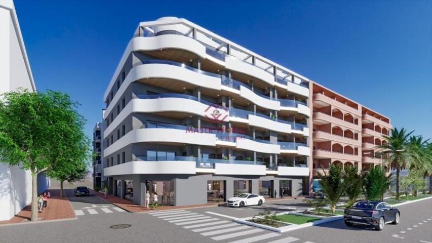 Apartamento en venta en Torrevieja, Habaneras photo 0