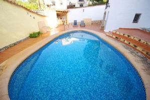 Chalet en venta en Denia photo 0