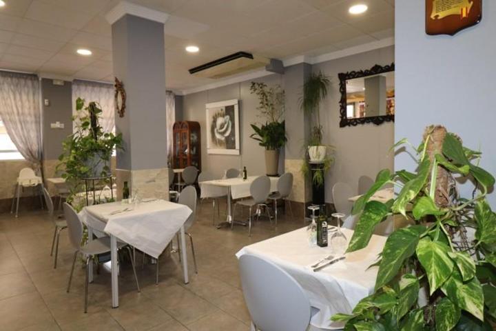 Local comercial en venta en Torrevieja, Playa del cura photo 0