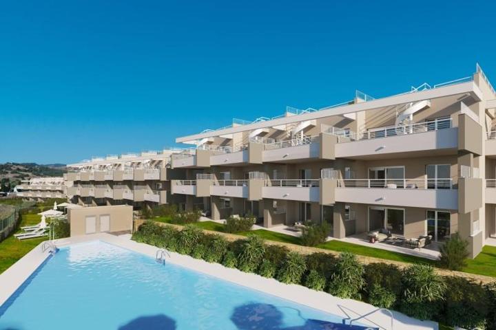 Apartamento en venta en Estepona, Nueva Milla De Oro photo 0