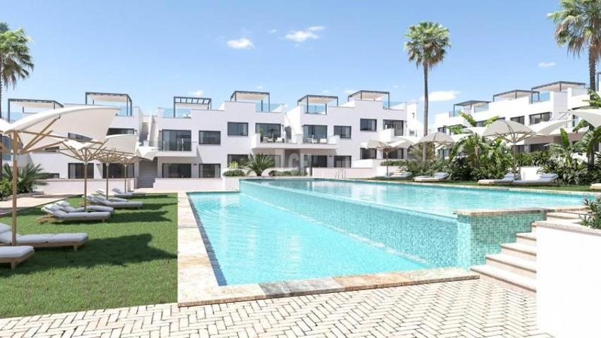 Apartamento en venta en Torrevieja, Los balcones photo 0