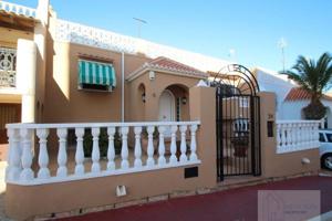 Casa en venta en Torrevieja, Torre del moro photo 0