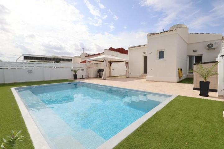 Chalet en venta en Torrevieja, San luis photo 0