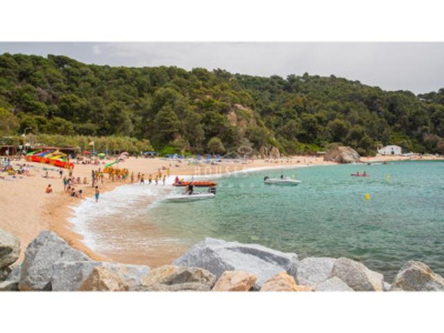 Terreno en venta en Lloret de Mar, Canyelles photo 0