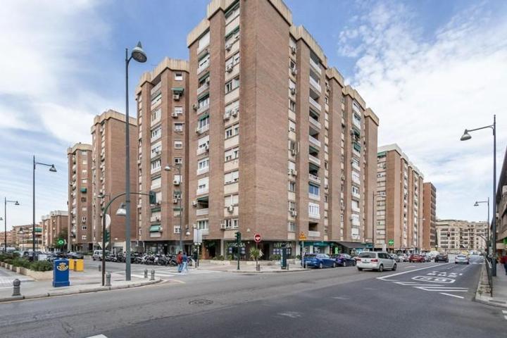 Piso en venta en Granada, Alminares photo 0