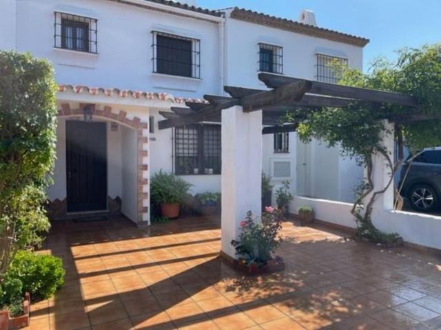 Adosada en venta en Manilva, Costa del Sol Occidental - Área de Estepona photo 0