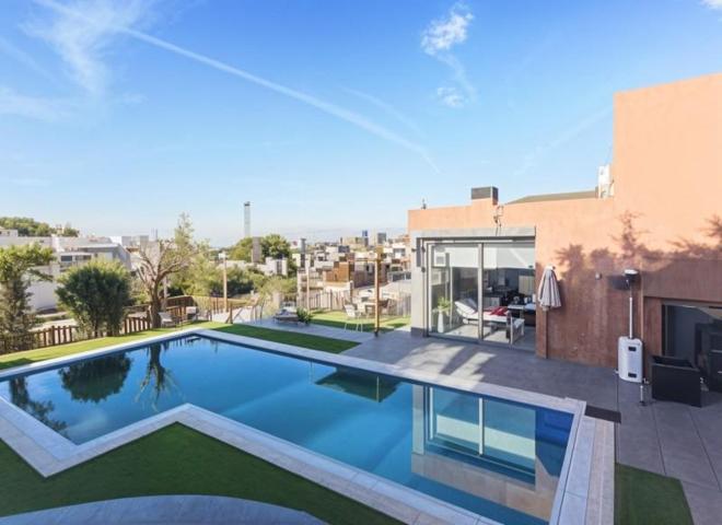 Edificio en venta en Sant Fruitós de Bages, Les brucardes photo 0