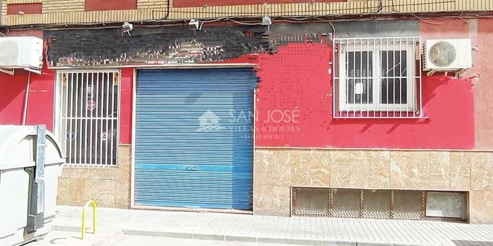 Local comercial en venta en Crevillent, 03330 photo 0