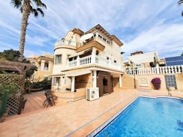 Chalet en venta en Orihuela Costa photo 0