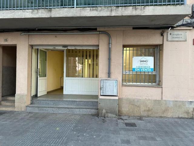 Local comercial en venta en Figueres, Parc Bosc-Castell photo 0