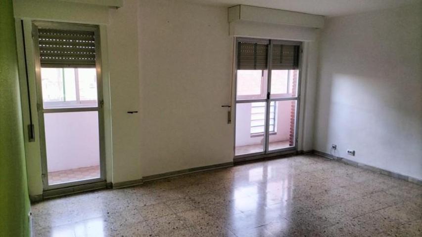 Piso en venta en Venta de Baños, Sangar photo 0