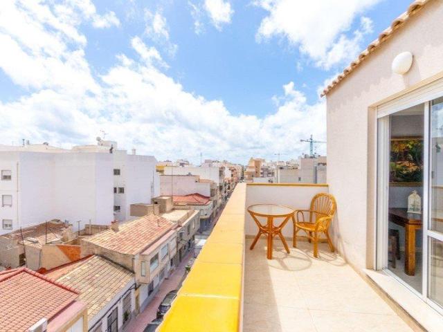 Apartamento en venta en Torrevieja photo 0