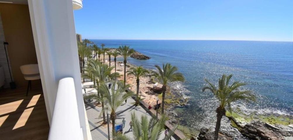 Apartamento en venta en Torrevieja photo 0