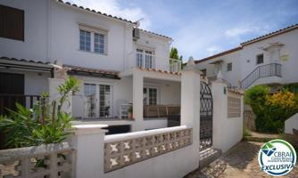 Casa en venta en Empuriabrava, Llobregat photo 0