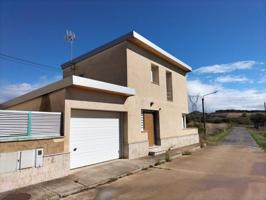 Chalet en venta en Aguilar de Campóo, Valoria De Aguilar photo 0