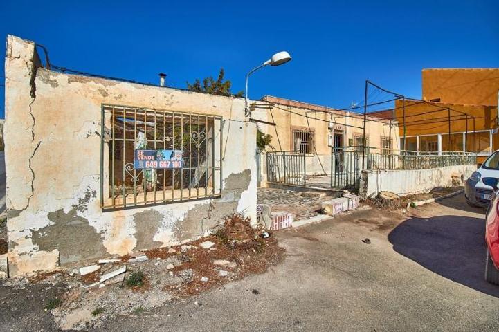 Casa con terreno en venta en Fines, Pueblo photo 0