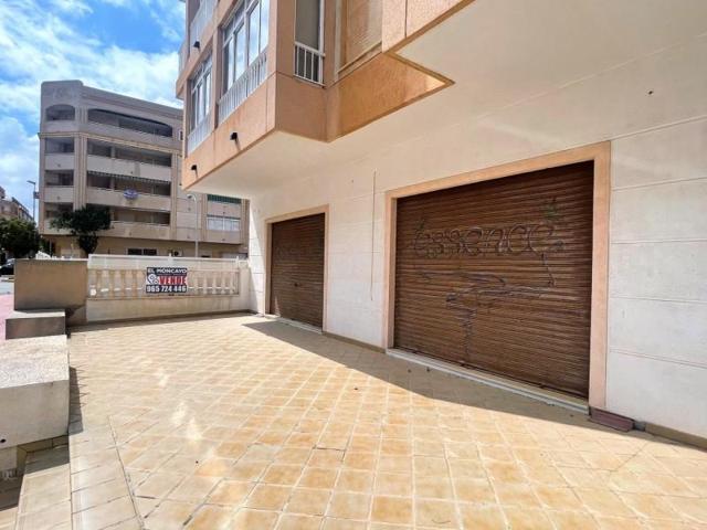 Local comercial en venta en Guardamar del Segura, CENTRO photo 0