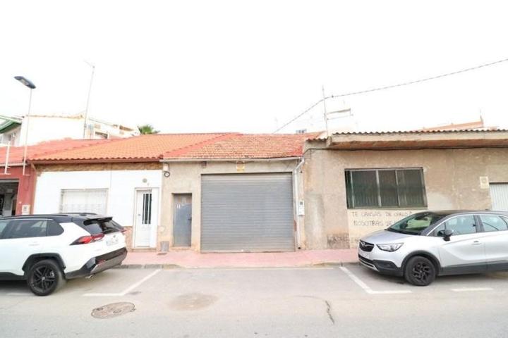 Chalet en venta en Torrevieja photo 0