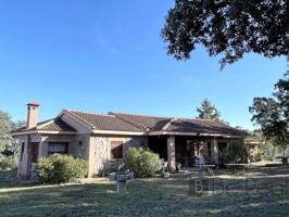 Chalet en venta en Valdemorillo, Pino Alto - Navarredonda photo 0
