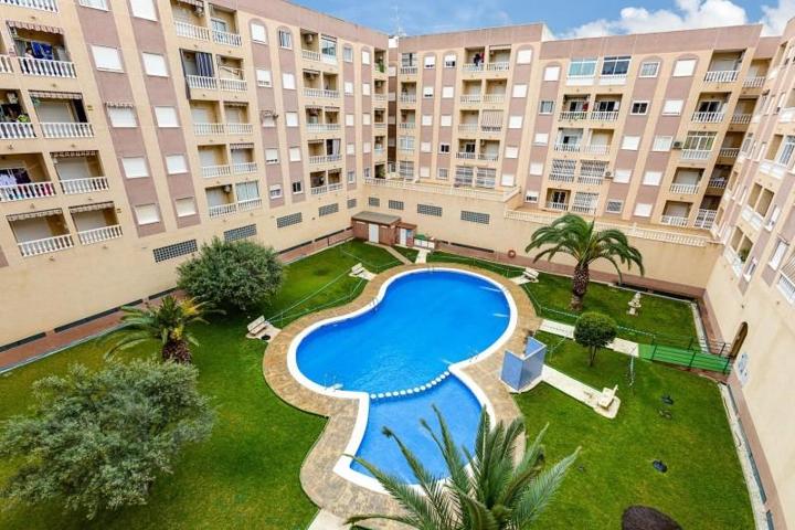 Apartamento en venta en Torrevieja, Centro photo 0