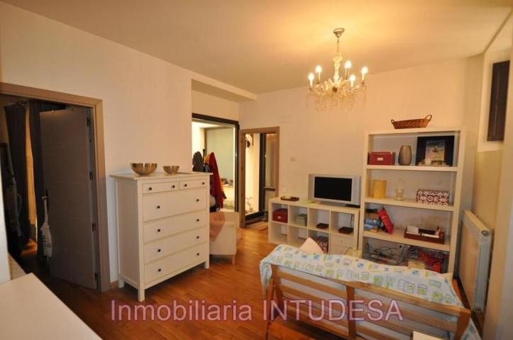 Piso en venta en Tudela, Calle Descalzos, 31500 photo 0