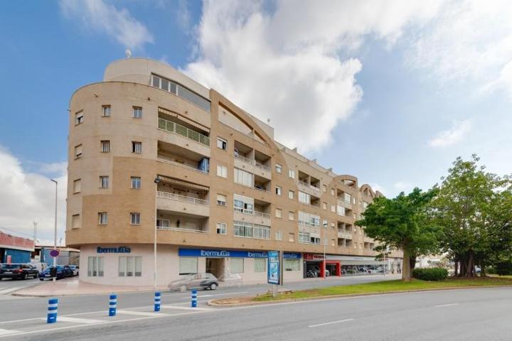 Apartamento en venta en Torrevieja, El molino photo 0