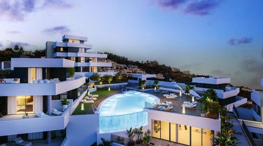 Apartamento en venta en Marbella, Los Monteros photo 0