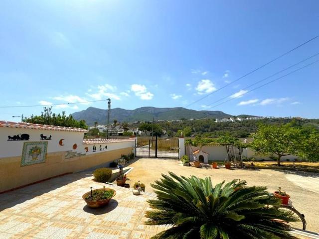 Chalet en venta en Denia, Denia photo 0