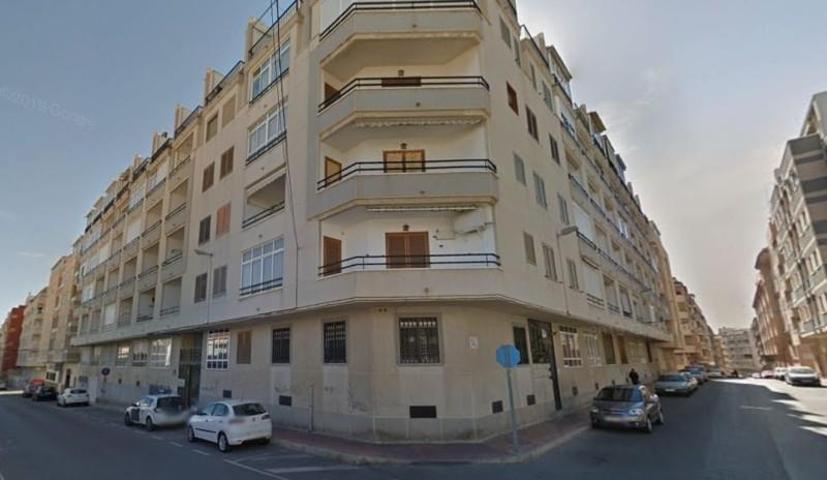 Apartamento en venta en Torrevieja photo 0