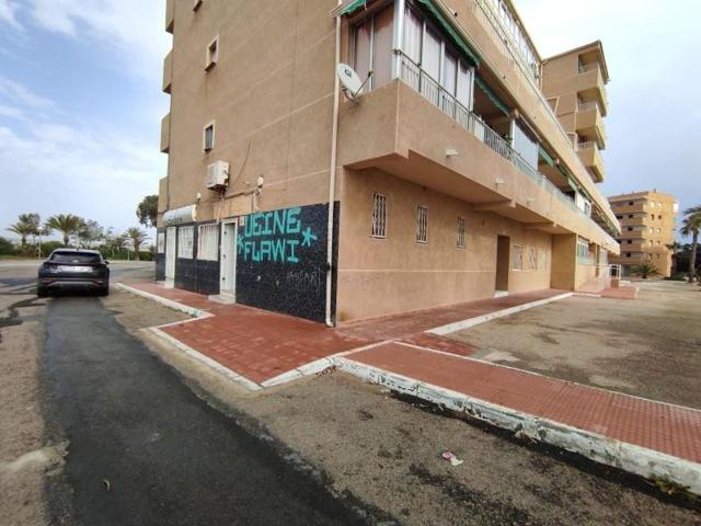 Local comercial en venta en Guardamar del Segura, Pinomar photo 0