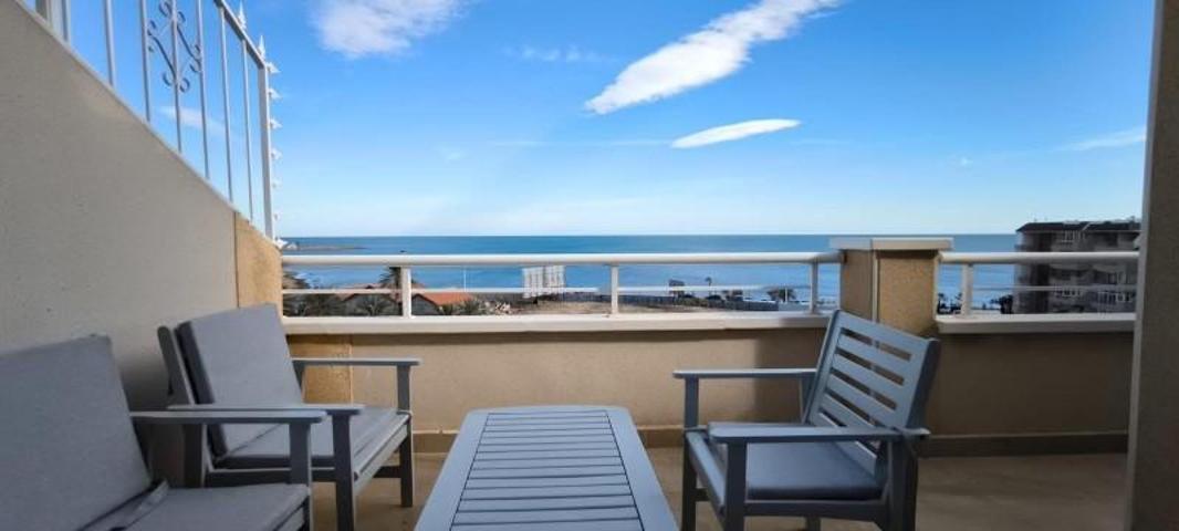 Apartamento en venta en Torrevieja photo 0