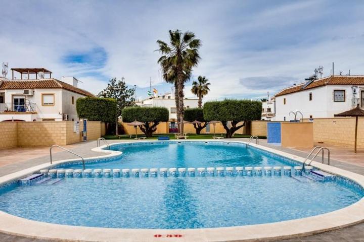 Bungalow en venta en Torrevieja, Doña ines photo 0