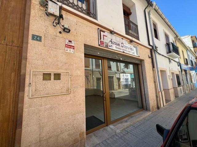 Local comercial en venta en Denia, Casco urbano photo 0