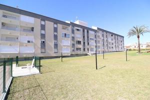 Apartamento en venta en Torrevieja, Punta prima photo 0