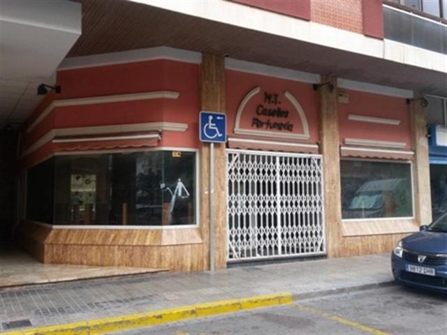 Local comercial en venta en Denia, Ciudad photo 0