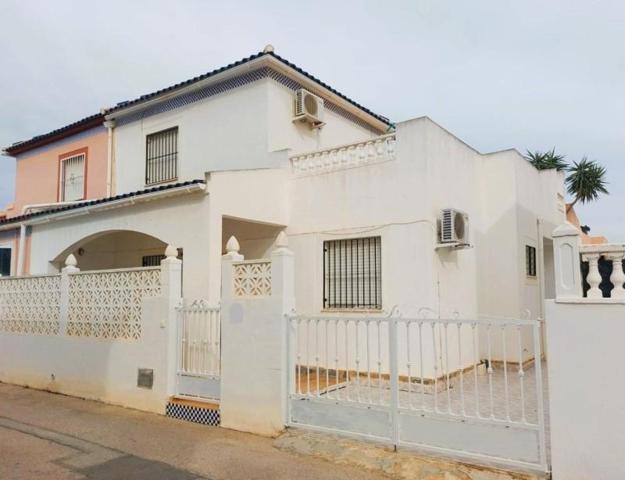 Bungalow en venta en Torrevieja, Los altos photo 0