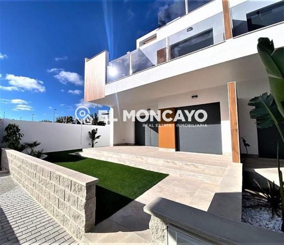 Bungalow en venta en Pilar de la Horadada, PILAR DE LA HORADADA photo 0