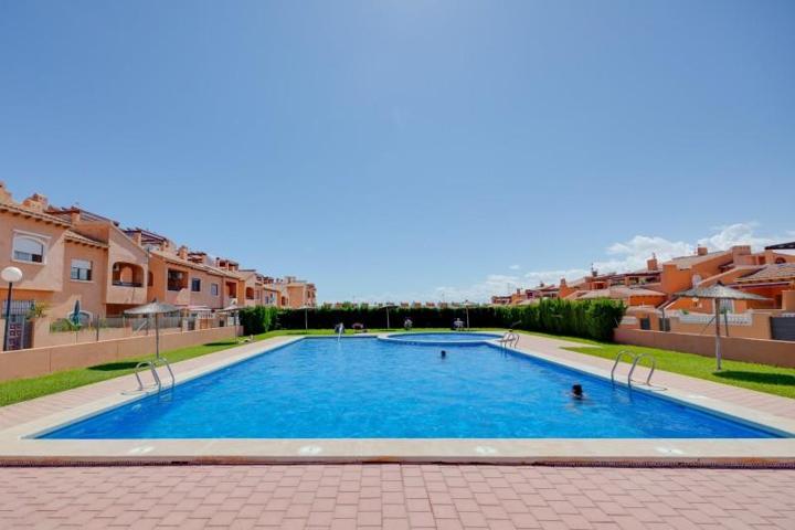 Bungalow en venta en Torrevieja, Torrejón photo 0