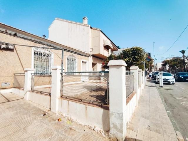 Casas de pueblo en venta en Los Montesinos, Centro photo 0