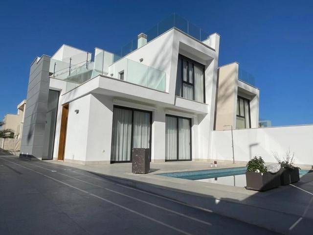 Chalet en venta en Benijofar photo 0