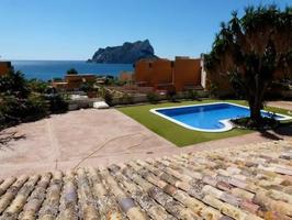 Chalet en venta en Calpe photo 0